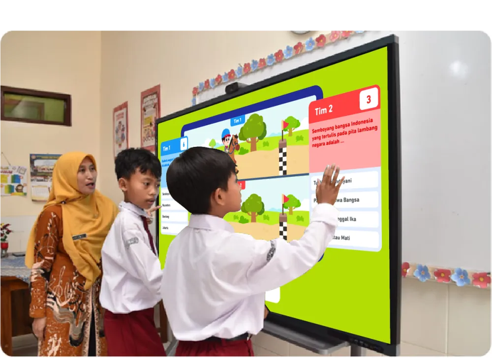 Guru menggunakan media pembelajaran Solite Kids